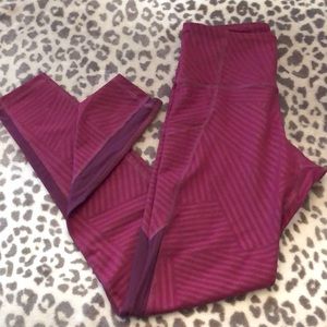 2018 Old Navy High Rise Leggings with Mesh in Wine Tonal Size Small